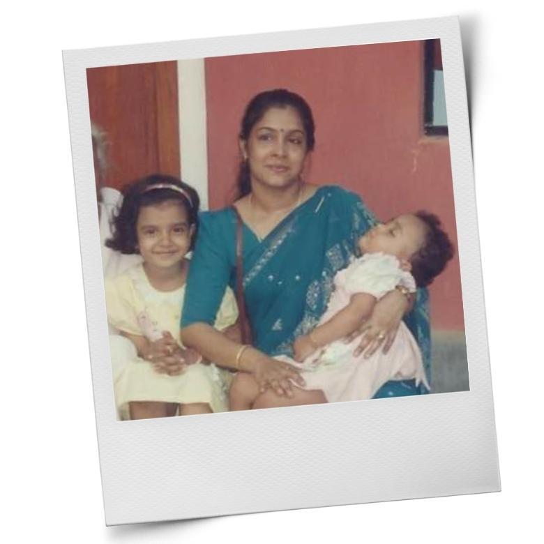Nishita Fiji with mum and sister